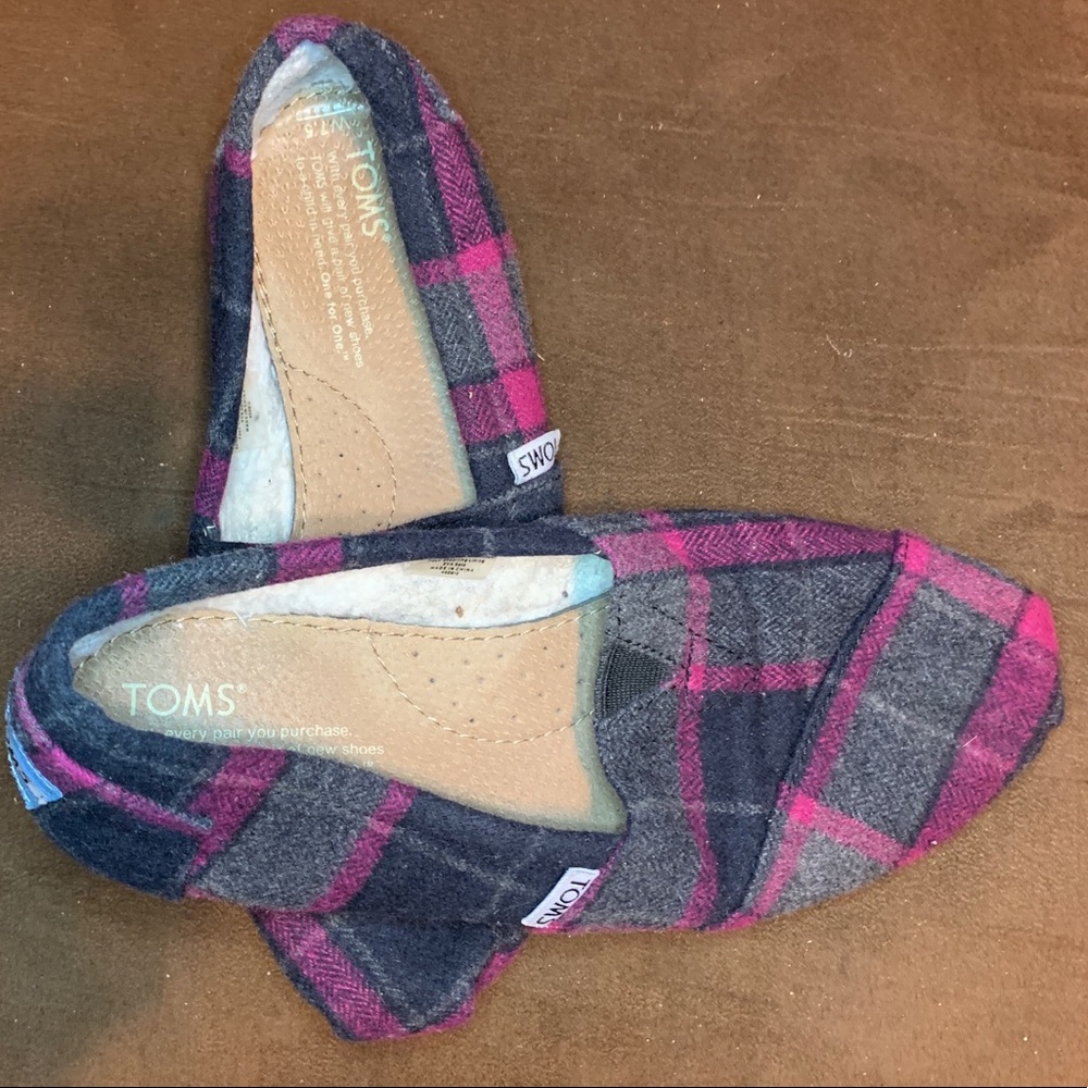 Toms - Picture 3 of 3